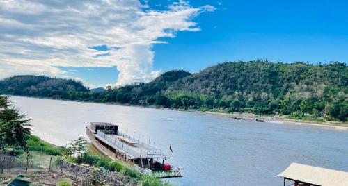 Villa Thida Mekong Riverside