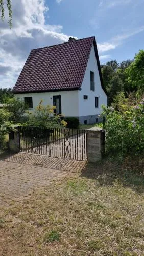 FH mit optionalem Steg und Ruderboot in Großzerlang, Deutschland