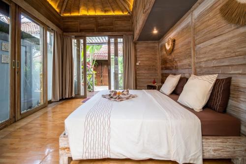 Villa with Private Pool image 10