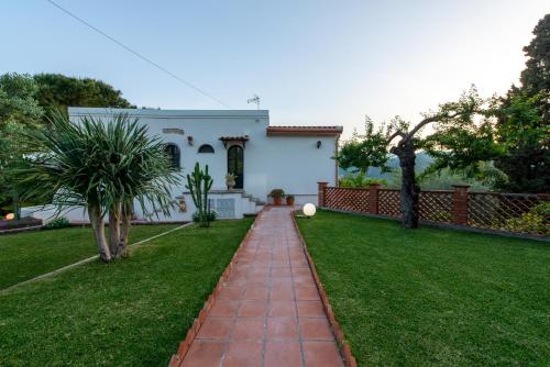 Villa with pool & jacuzzi, Taormina (zdjęcie 3)