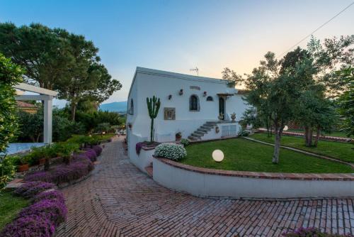 Villa with pool & jacuzzi, Taormina (zdjęcie 2)