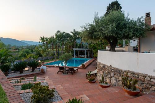 Villa with pool & jacuzzi, Taormina (zdjęcie 4)