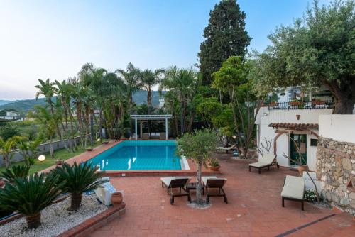 Villa with pool & jacuzzi, Taormina (zdjęcie 7)