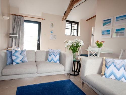 Corner Cottage Shaftesbury - image 2