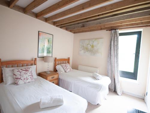 Corner Cottage Shaftesbury - image 11