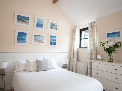Corner Cottage Shaftesbury - image 9