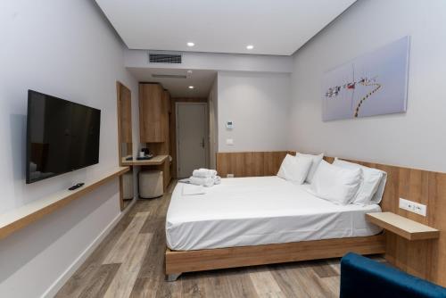 Titania Hotel – Saranda, AL