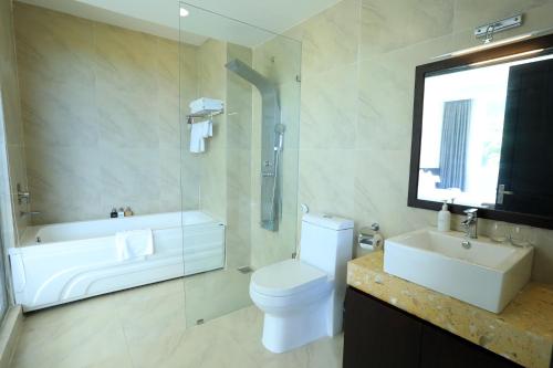 room detail thumbnail 2