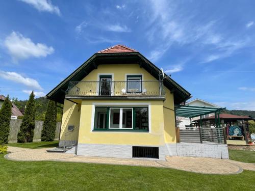  APARTMENT Schlossbergblick, Pension in Griffen