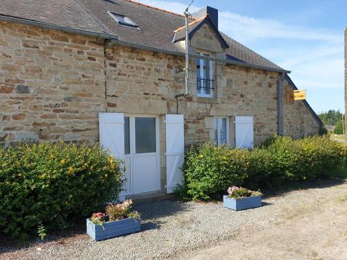 2 Bed Cottage Sleeps 5 with Pool and Pet Friendly - La Prénessaye