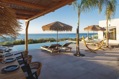 Bohemian Villas - Private Infinity Pools & Seaview - 500m from beach