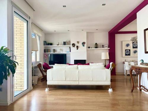 Moderno y amplio apartamento en el centro de Roses Room Type - One-Bedroom Apartment