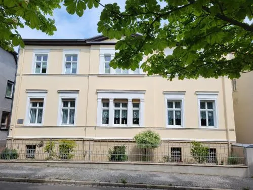 Alleeblick in Ballenstedt, Deutschland
