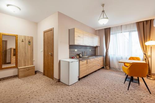 Konyha, Goldenburg Residence in Brestnik