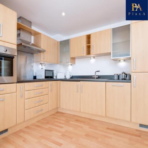 Pluxa Sunstone Deluxe - Spacious Birmingham City Centre Stay, Birmingham (photo 10)