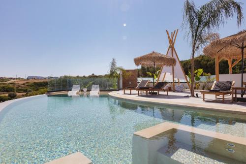 Bohemian Villas - Private Infinity Pools & Seaview - 500m from beach