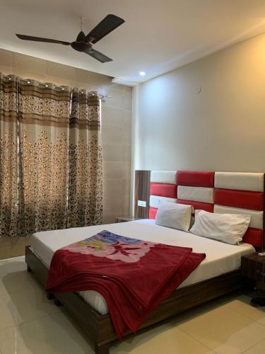 Deluxe Double Room image 1
