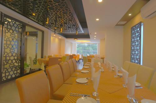 Restorāns, Holy Inn Sylhet in Sylhet