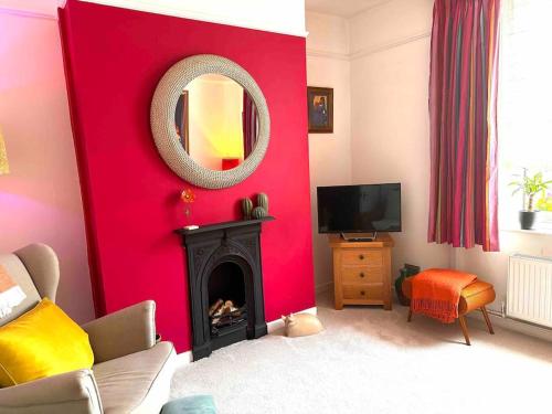 Cosy 19th century two bedroomed home with available parking, Bath (photo 11)