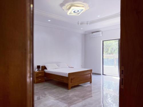 Chambre d'hôtes meublé avec salle de bain interne (Chambre d'hotes meuble avec salle de bain interne) in Ziguinchor