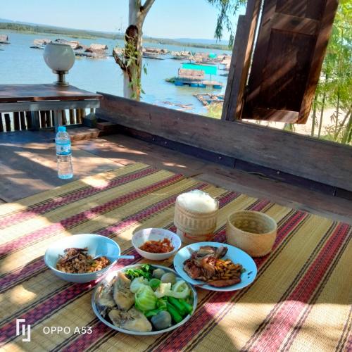 Baanบ้านสวนริมน้ำวังใหญ่ วังสามหมอ อุดร in Wang Sam Mor