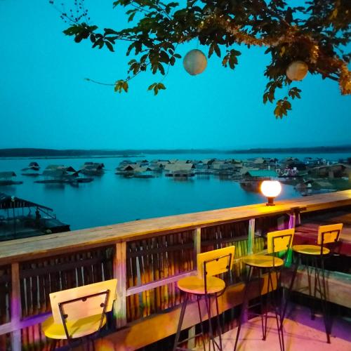Baanบ้านสวนริมน้ำวังใหญ่ วังสามหมอ อุดร in Wang Sam Mor