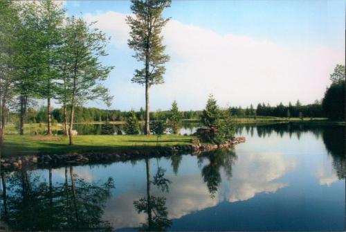 . Unique, very private log cabin on private lake.