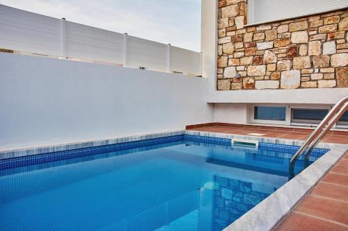 Bassein, Petritis Villas B in Iraklitsa