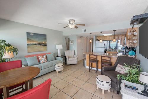 Island Winds West 875 by ALBVR - Upgraded Beachfront Condo - Fantastic Location