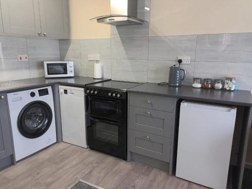 First Floor One Bedroom Apartment Quiet Location In Stafford - スタッフォード