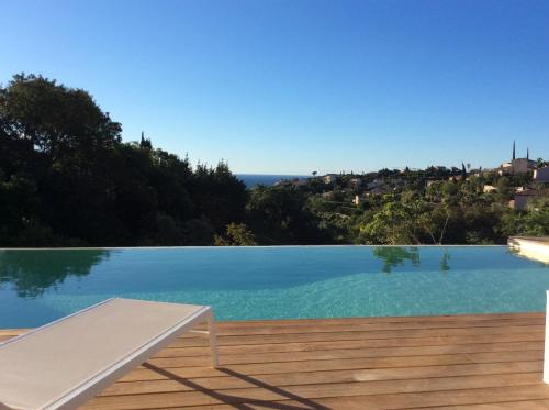 Magnifique villa vue mer dans le golfe de St-Tropez - Location, gîte - Roquebrune-sur-Argens