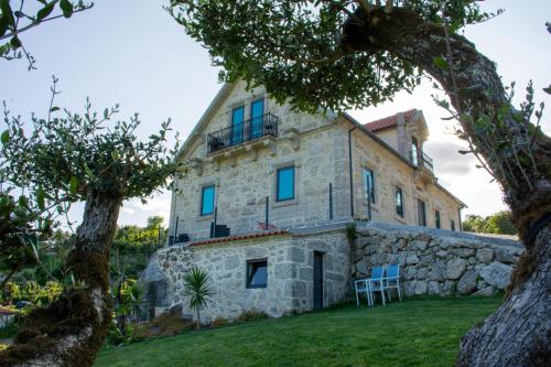 5 bedrooms, 6 beds