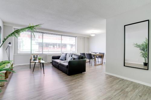 Modern Apartment at Crystal City in Arlington, USA