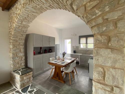  Villa Ambelas - Traditional House in Ampelas