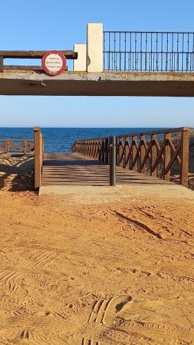 ESTUDIO CON PISCINA Y GARAJE A 100 Mtr DE LA PLAYA