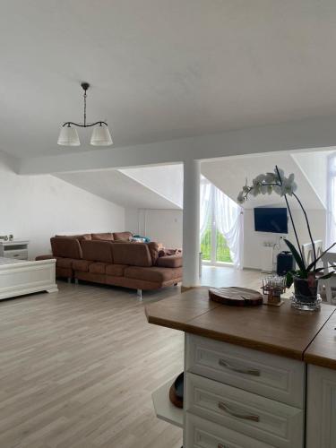One-Bedroom Apartment image 5