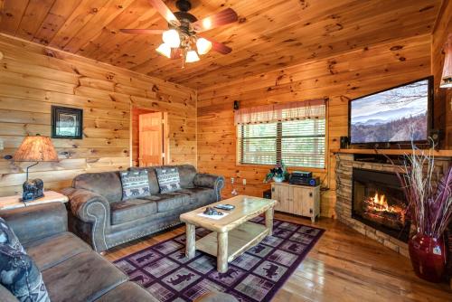 Bear Hunter 4 Bedrooms Sleeps 14 Theater Jacuzzi Arcade Pool Table - image 14