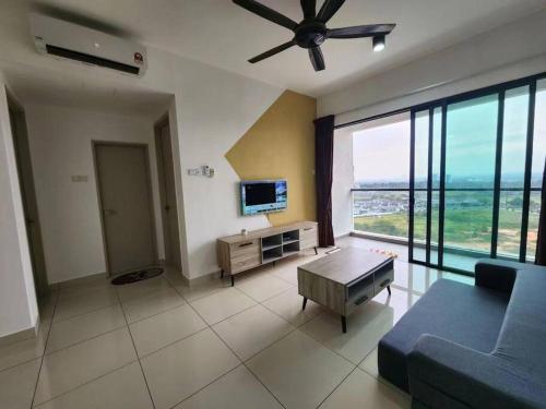 Raffles Suites 2 bedroom balcony High Floor Skudai by GDRAGON HomeStay