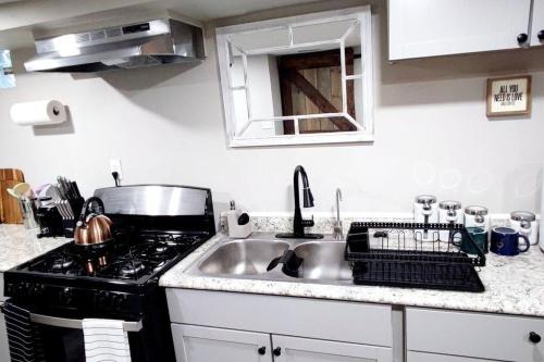 Spacious Suite Close to Downtown Indy/ King Bed in Indianapolis, USA