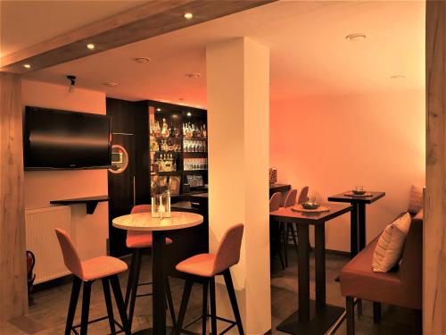 Hotel-Restaurant Pfälzer Hof - image 11