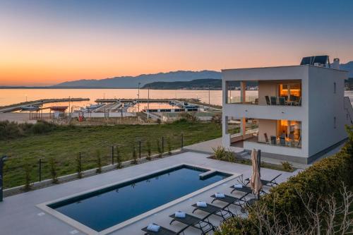 Villa Sunset Bay - amazing view and large heated pool - Accommodation - Ljubač