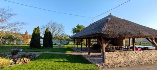 Dārzs, Village Garden Family Guest House in Tiszakanyár