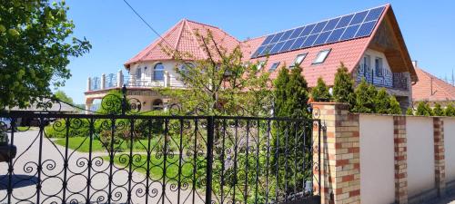 Viesnīcas āriene, Village Garden Family Guest House in Tiszakanyár