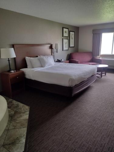 AmericInn by Wyndham Red Wing - image 12
