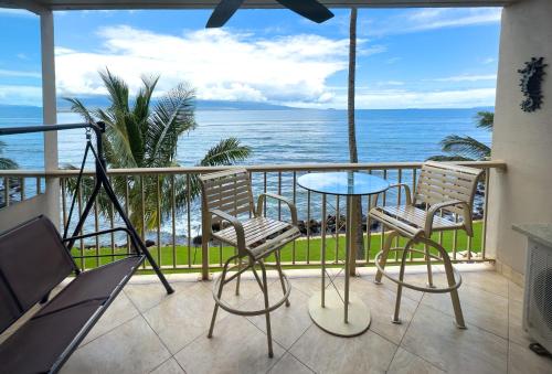 Maalaea Harbor-Oceanfront 2 Bedroom/2 Bath