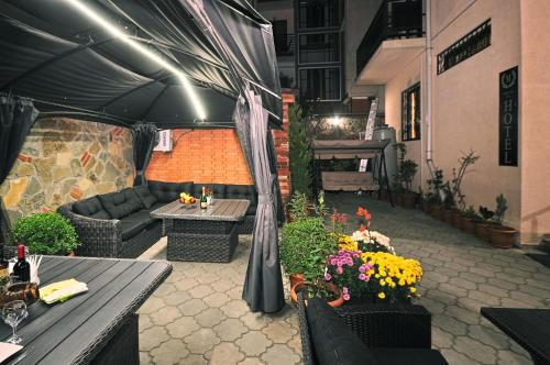 Hotel Majestic Room Type - Standard Double or Twin Room with Balcony Hotel Majestic Room Type - Standard Double or Twin Room with Balcony