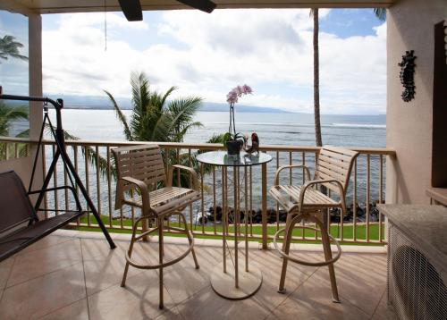 Maalaea Harbor-Oceanfront 2 Bedroom/2 Bath