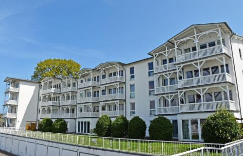 Appartementhaus mit Balkon im Ostseebad Göhren HN