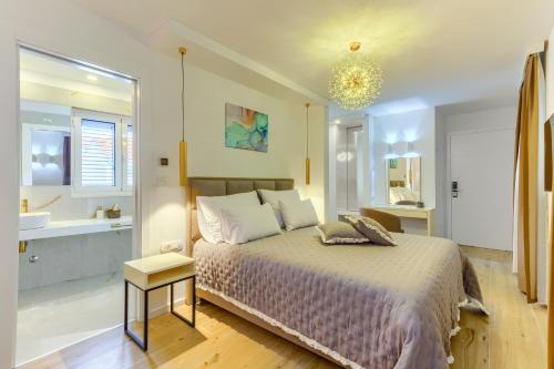 1 king bed, 1 sofa bed