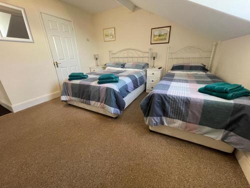 Room, family, sea view